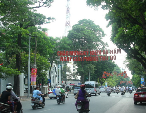 Hà Nội rực rỡ đón ngày giải phóng ảnh 1